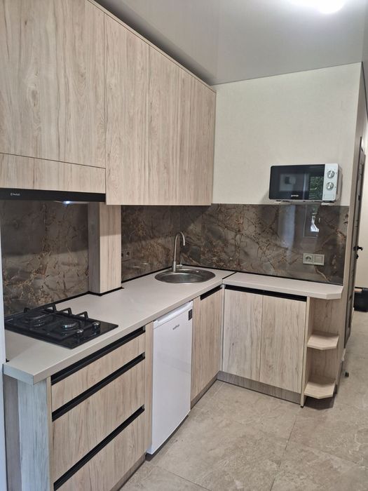 Новий ремонт, біля ж/д вокзалу