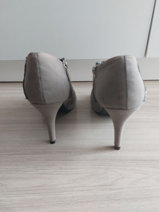 Wysokie eleganckie buty siwe srebrne 39