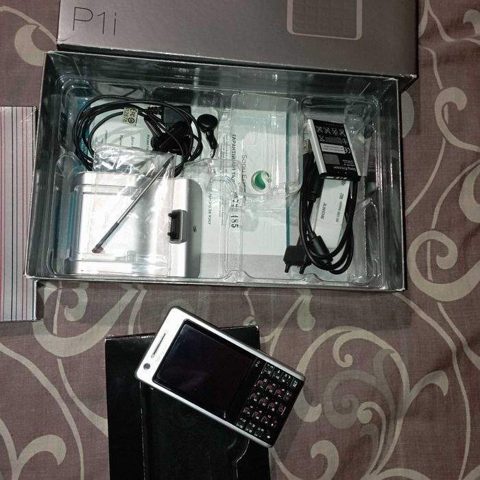 Карманный коммуникатор КПК Sony Ericsson P1i