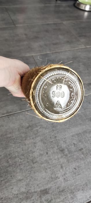 Butelka zdobiona sznurkiem, wazon, ozdoba, dekoracja.