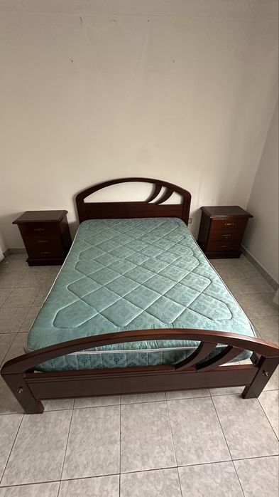 Cama, comoda,roupeiro, etc