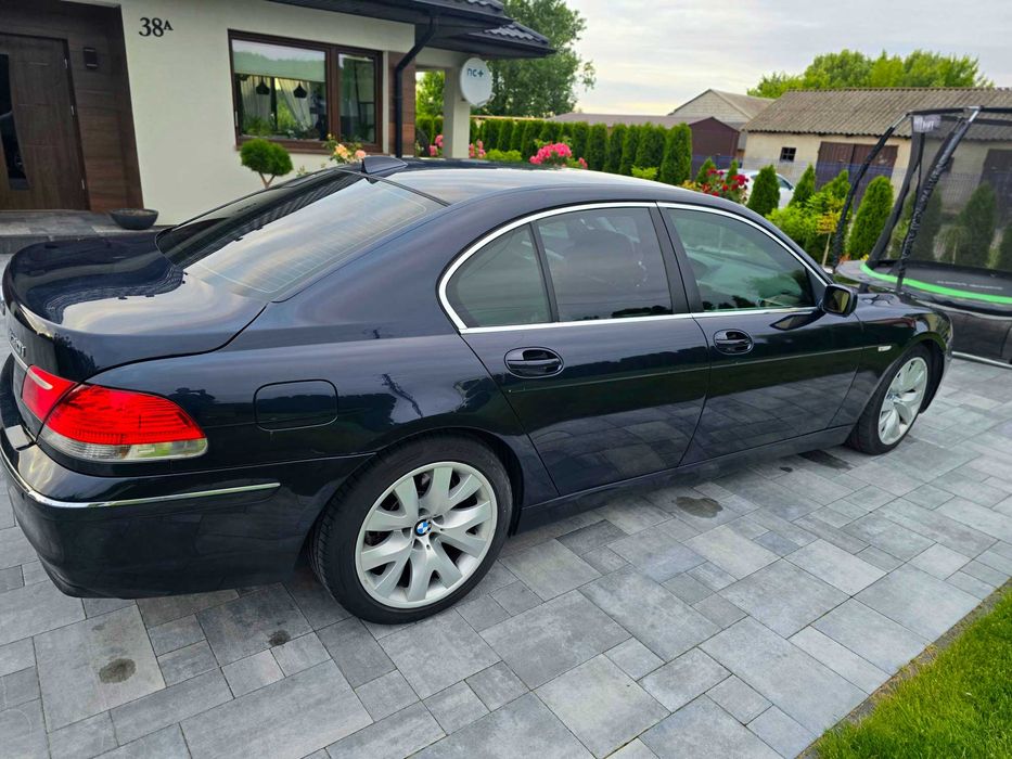 Samochód osobowy BMW 730i