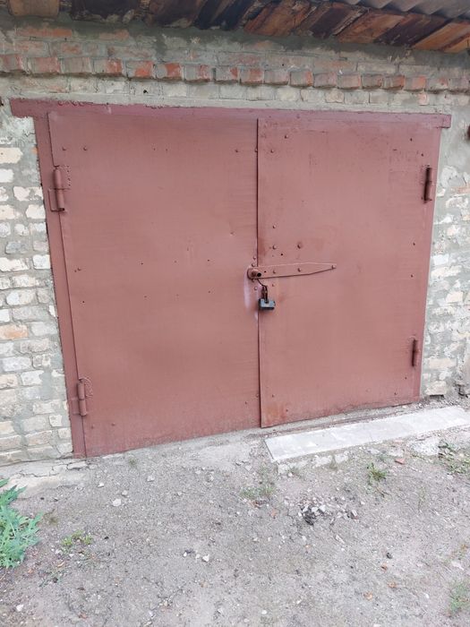 Продам или Сдам гараж район 8й школы