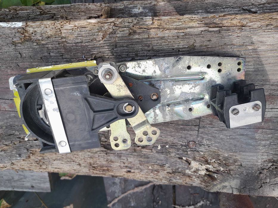 Manetka boczna do silnika stacjonarnego