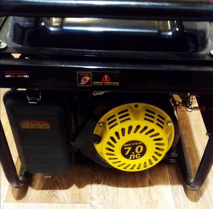 Генератор бензиновий HUTER DY4000L 3,0-3,3 кВт. 12000 грн.