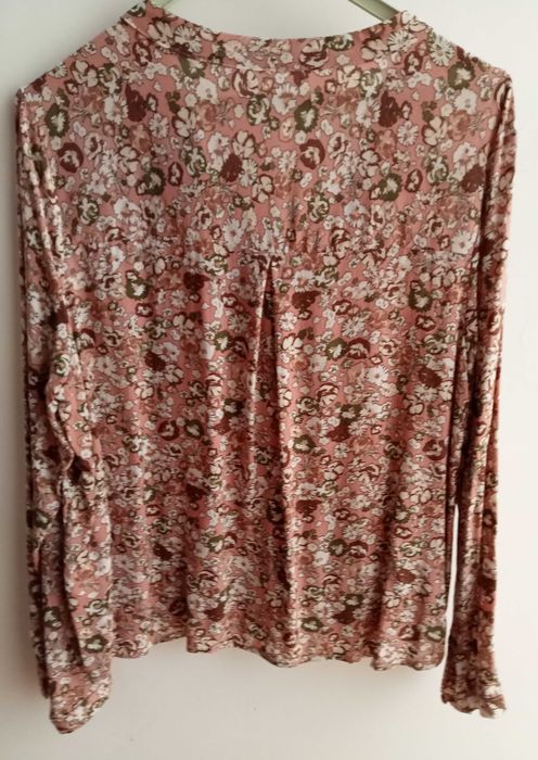 Blusa com flores