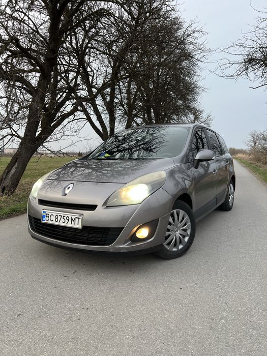 Рено сценік 3  2010 року  1.5 дизень