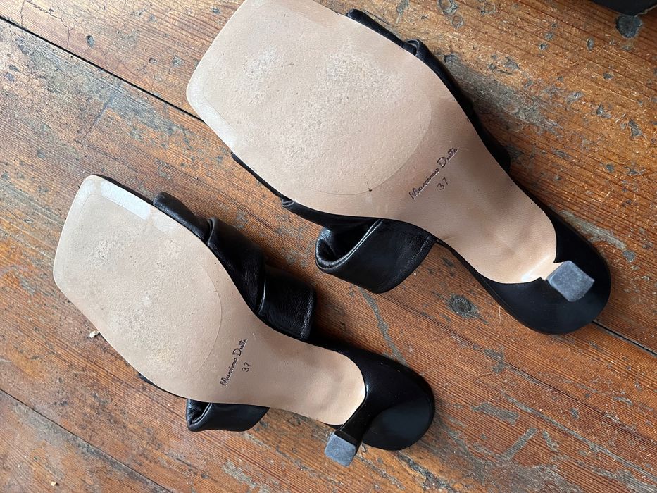 Klapki mule skórzane Massimo Dutti