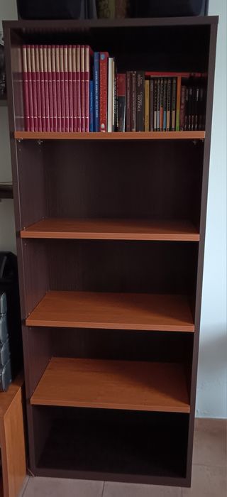 Móvel de TV com estante e prateleiras