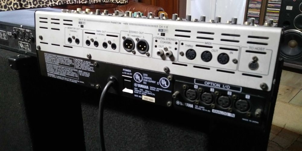 Nagłośnienie używane Mikser cyfrowy Yamaha 01 V ,Końcówka  , kolumny