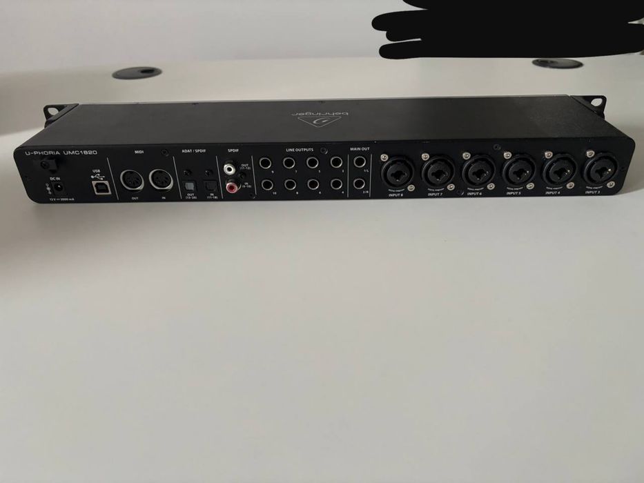 Аудіокарта Behringer U-Phoria UMC1820