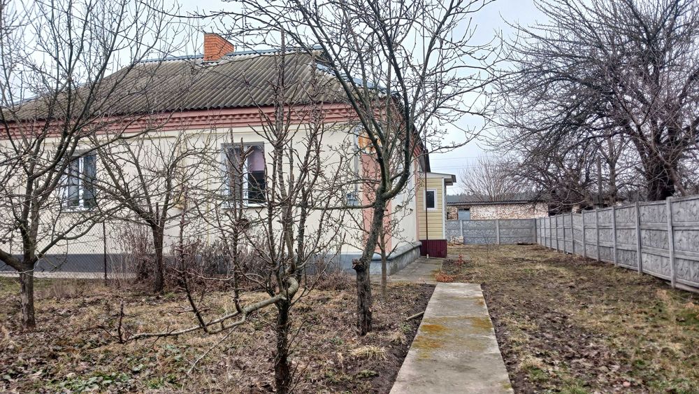 Продаж 1/2 будинку  в р-н Загребля(біля г-р-к”Хуторок”).