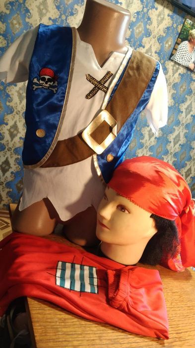 Костюм пирата на 3-4 года.