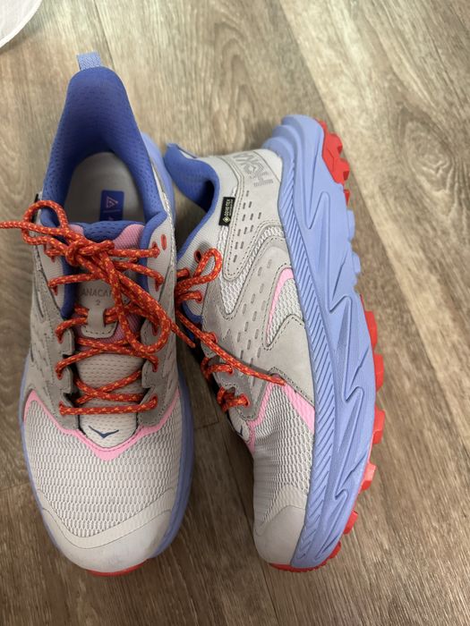 Кроссовки Hoka на гортексе