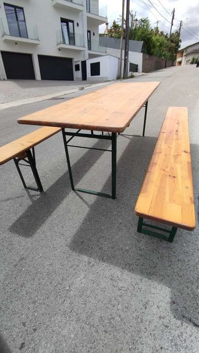 Mesa e Bancos Desdobráveis em Madeira Maciça