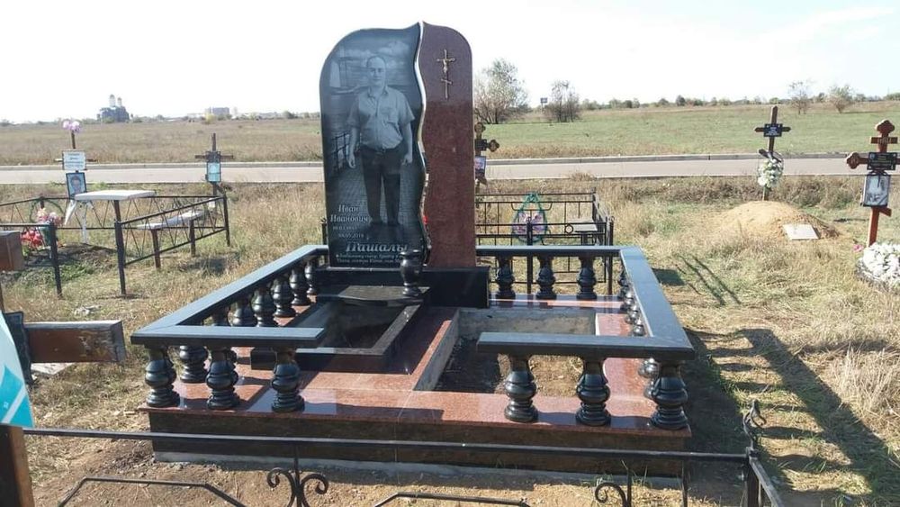 Изготовление памятников,укладка плитки