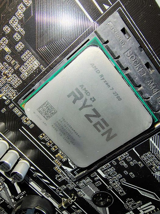 Процессор Ryzen 2700 8/16 AM4 + боксовый кулер и термопаста