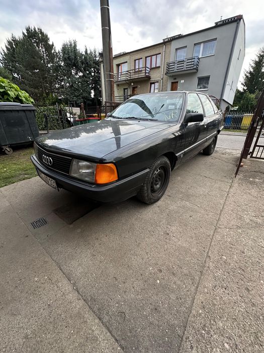 Audi 100