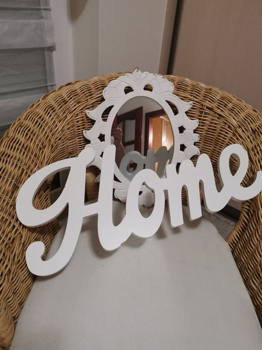 Lustro i napis home