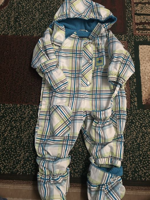 Комбінезон на весну на 9 місяців тонкий