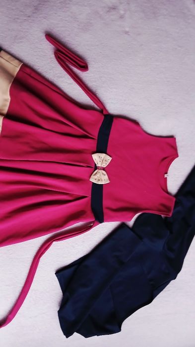 Гарна тепла сукня з накидкою