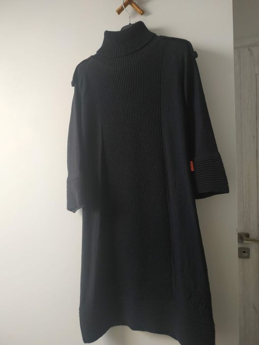 10 Feet Sukienka Wełniana Czarna z Golfem