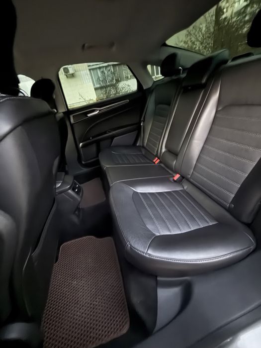 Ford Fusion 2013 Hybrid