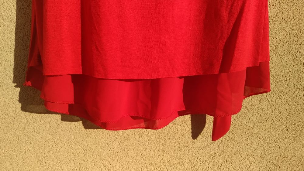 Vestidos de cerimónia vermelho e também em preto