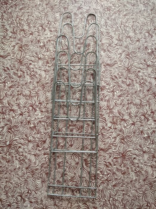 Навесная полочка для крышек