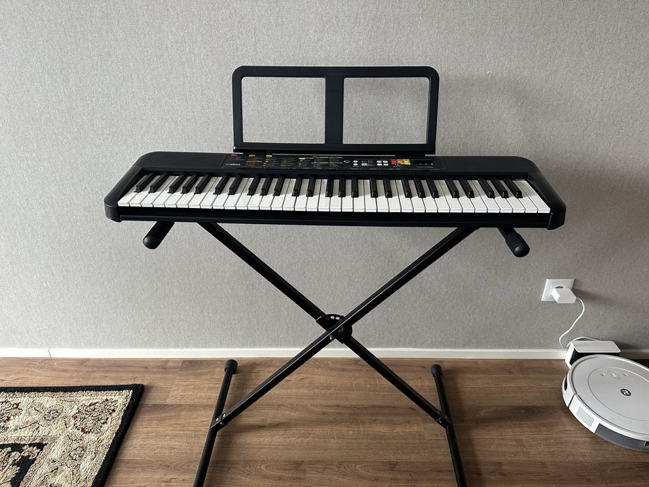 Piano Yamaha PSR- F52