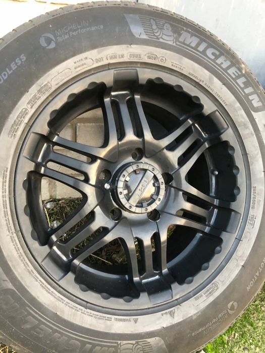 777 R18 5/150 с шинами зима 285 60 18 Michelin