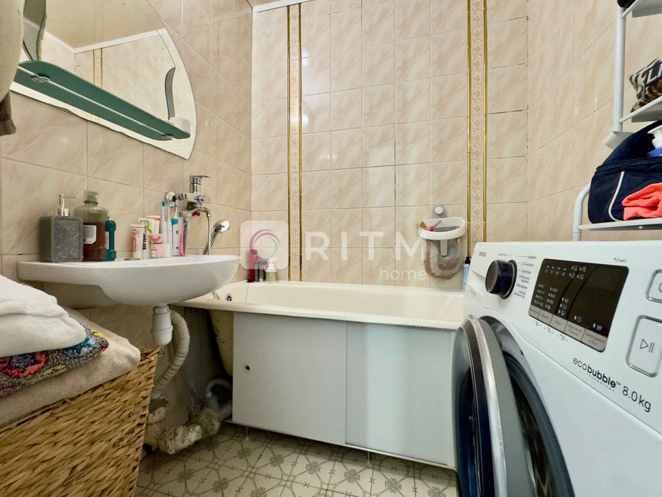Продаж 3-кімнатна квартира з ремонтом по вул. Стрийська