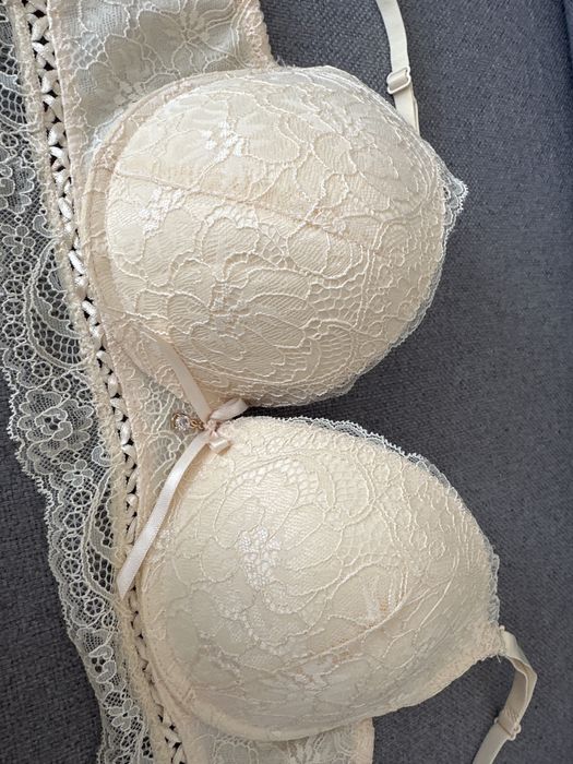 Бюстгальтер кремового кольору, новий