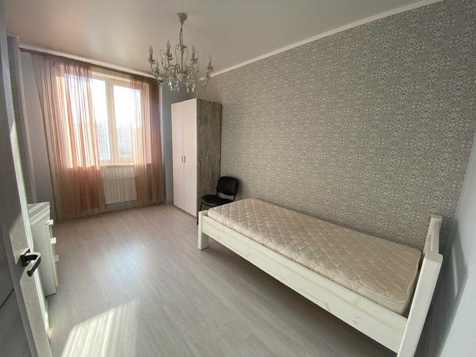 Продам 2 кімнатну квартиру з ремонтом на вул. Сахарова