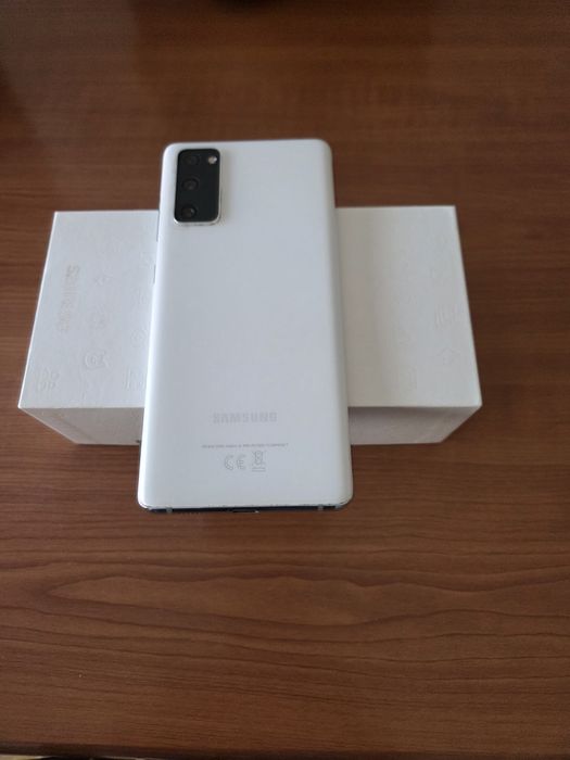 Samsung  s20  fe