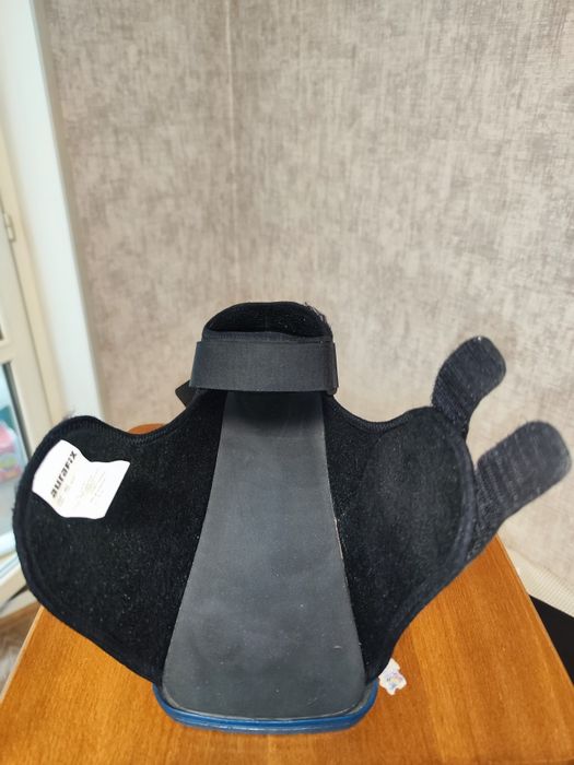 Взуття Барука, Aurafix