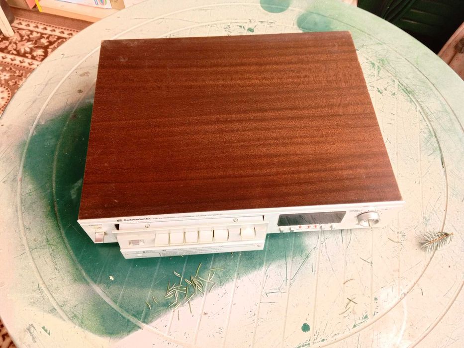 Продам магнітофон приставку Радіотехніка М 201 в неробочому стані