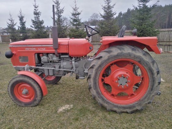 Zetor       4712