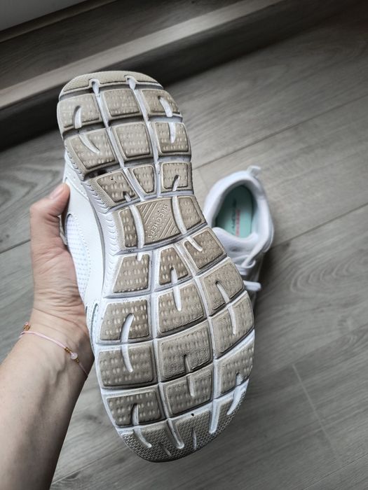 Buty białe damskie Skechers 39