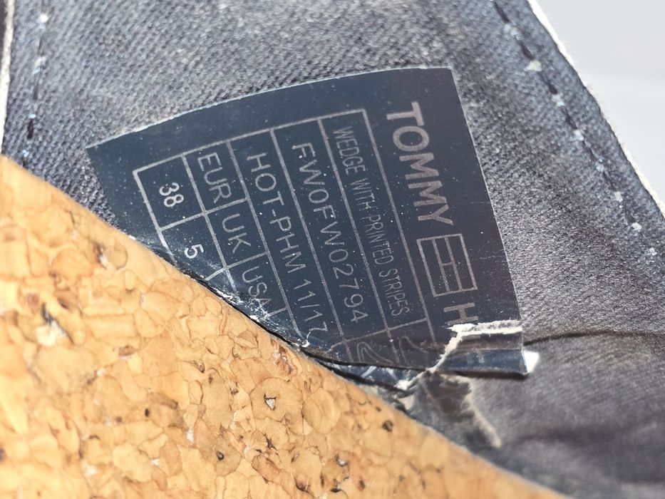 Sandały na koturnie Tommy Hilfiger 38