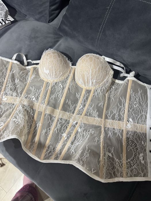 Корсет мереживний