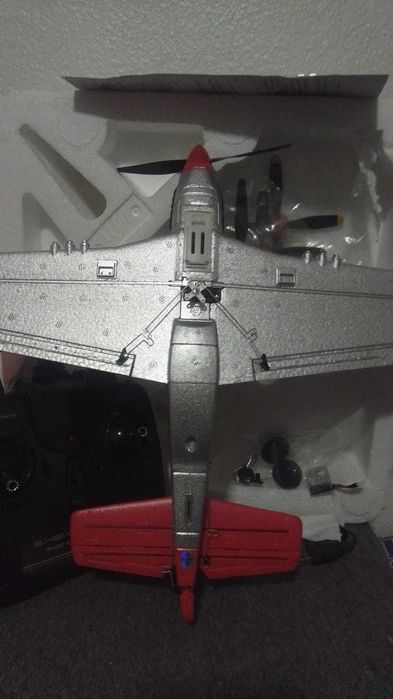 Avião RC F4U Corsair – Volantex Warbird Series 400 (com comando)