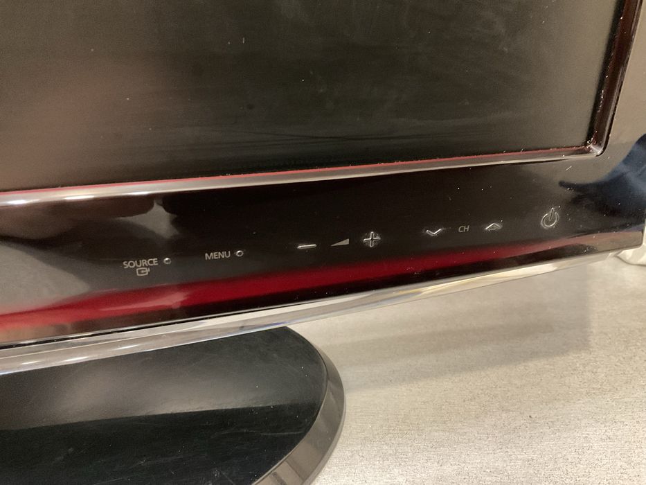 Телевізор 22" Samsung LE22C450E1W Black