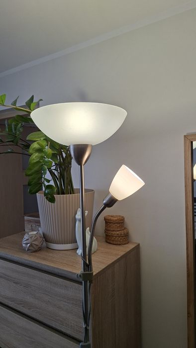 Lampa stojąca wysoka
