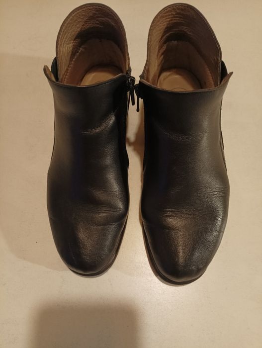 Botas em couro preto,made on Portugal , tamanho 37,botas usadas, mas em muito bom estado.