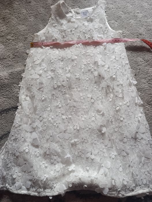 Biała sukienka  w kwiatuszki 3d cool club 116 cm