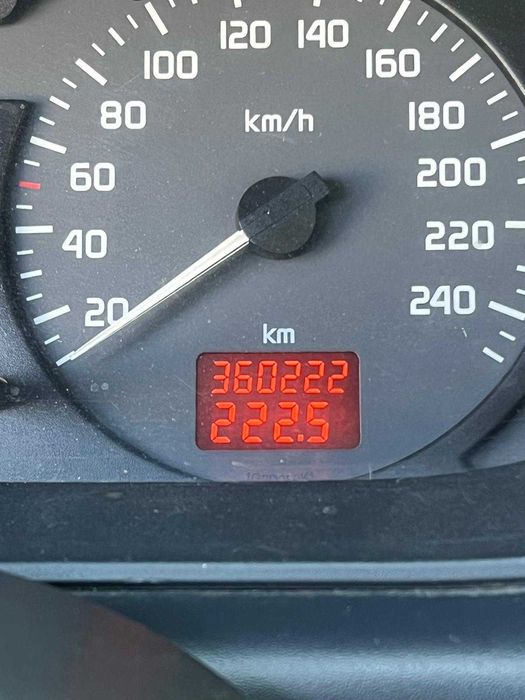 Renault megane 1.9dti fiável e econmico pronto a andar