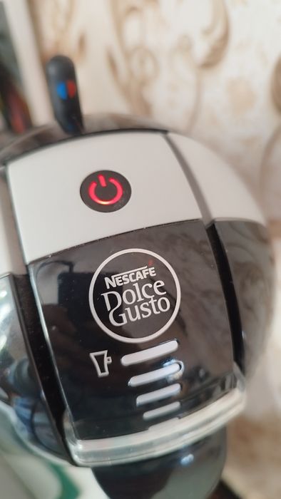 Капсульна кавомашина Nescafé Dolce gusto