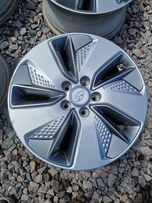 Hyundai kona electric  диски 17, 5*114,3, поштучно, некомплект,