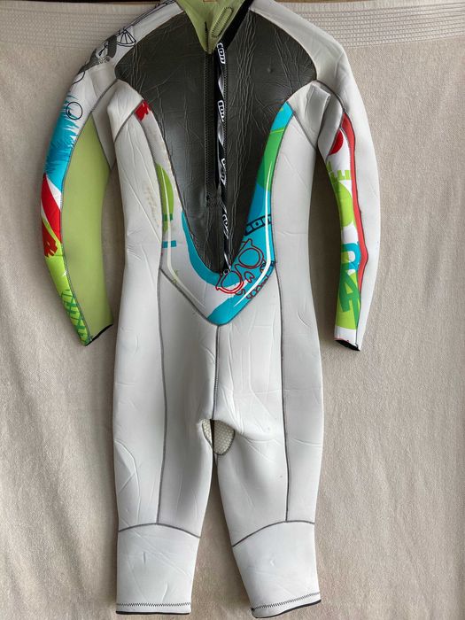 Fato surf  ION Mulher (38)